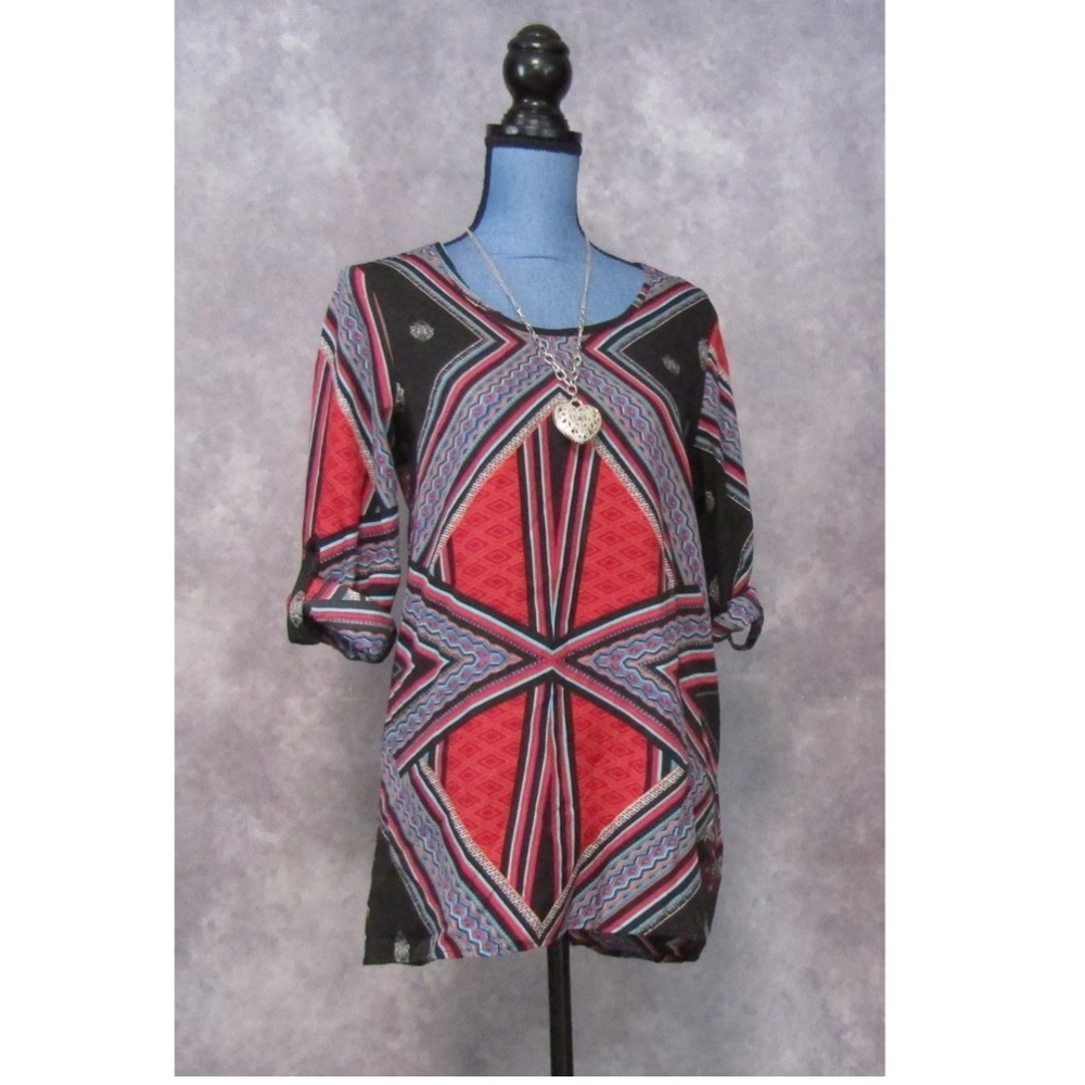NWT Myth Truly 4 You Black Red Geometric Top Sz M